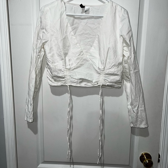 H&M Blouse - Picture 2 of 4